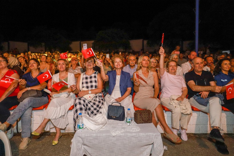  Kadınlar Korosu’ndan Alkışlarla Hatırlanan Gece 