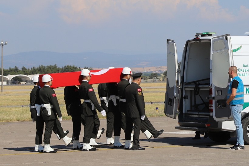 Şehit Ahmet Kuşak’ın Naaşı Kepsut’a Getirildi