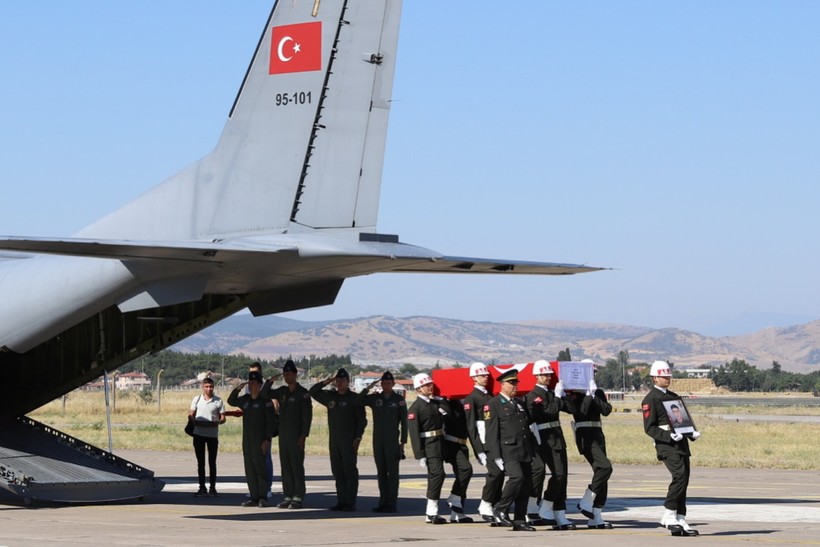Şehit Ahmet Kuşak’ın Naaşı Kepsut’a Getirildi