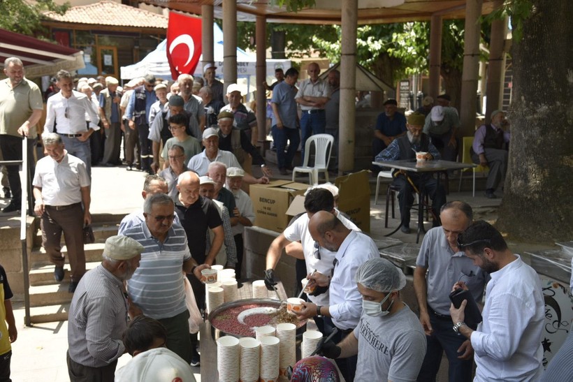  Dursunbey’de 15 Temmuz Şehitleri İçin Aşure Hayrı Düzenlendi