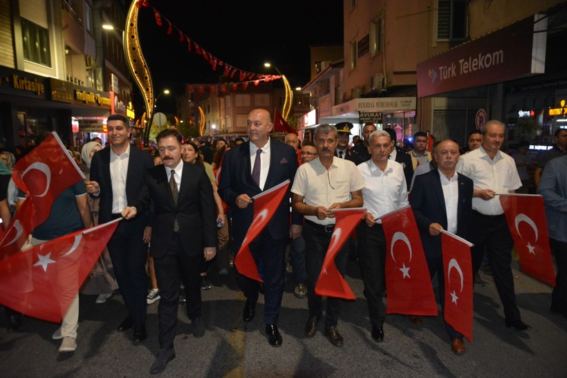  Bigadiç’te 15 Temmuz Demokrasi Yürüyüşü ve Mehteran Coşkusu