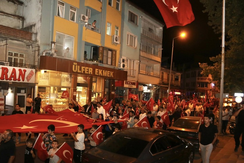 İvrindi’de 15 Temmuz Coşkuyla Anıldı