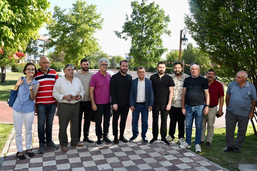  Şehirli Ailesinden Komşularına Aşure Hayrı