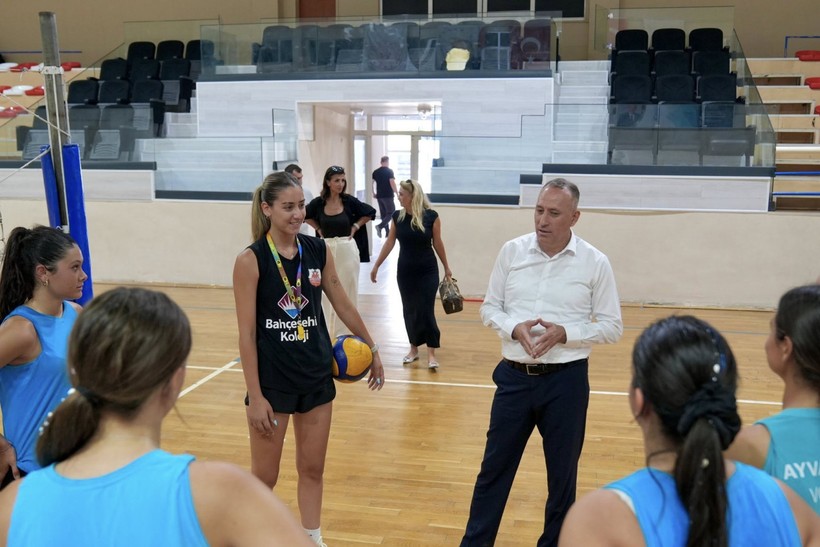  Özalp’tan Ayvalık ve Gömeç’te Spor Yatırımlarına Yakın Takip 