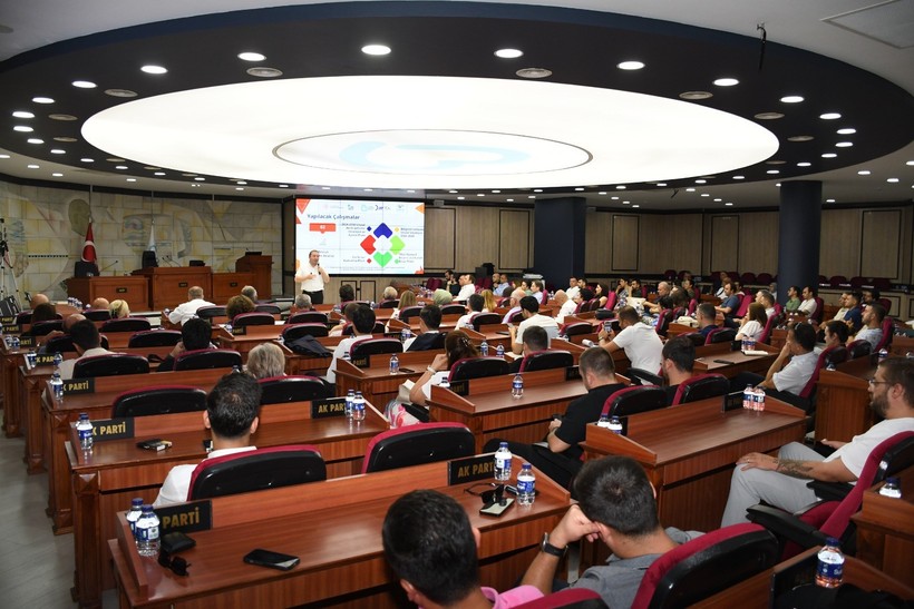 Büyükşehir’de Personele Akıllı Şehir Stratejisi Anlatıldı