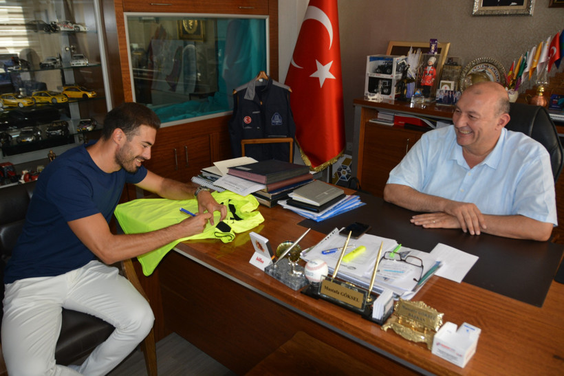 FIFA Kokartlı Hakem Oğuzhan Çakır'dan Bigadiç’e Anlamlı Ziyaret