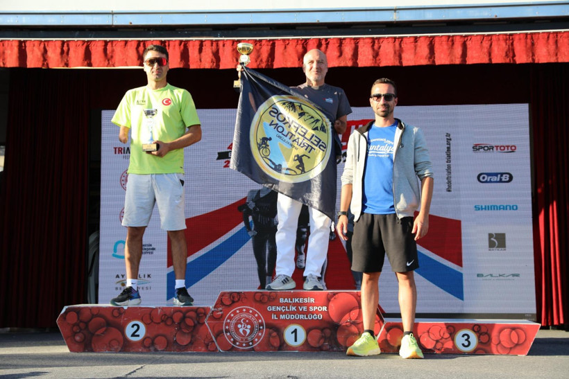 Ayvalık’ta triatlon rüzgarı esti - 2. resim