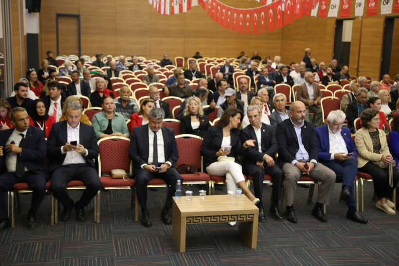 Balıkesir CHP'de Kongre Heyecanı: Değişim Rüzgarı Yükseliyor
