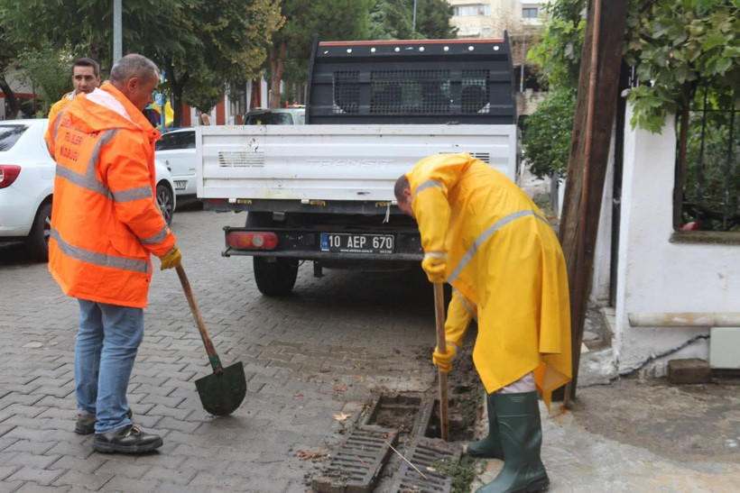 Edremit Belediyesi Ekipleri Yağmura Karşı Teyakkuzda - 4. resim