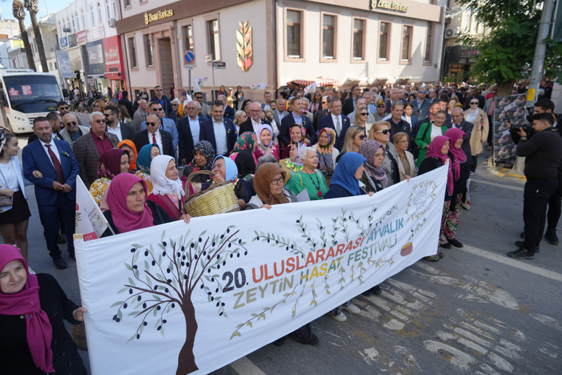 20. Ayvalık Uluslararası Zeytin Hasat ve Turizm Festivali Başladı