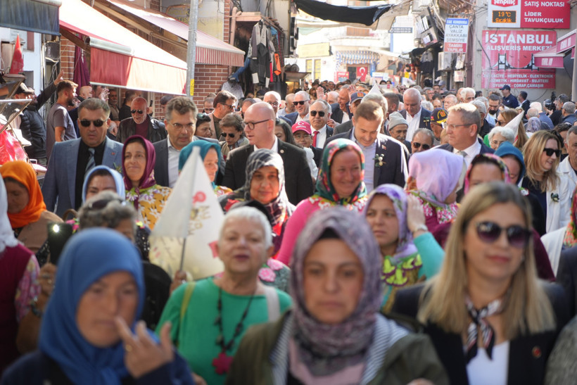 20. Ayvalık Uluslararası Zeytin Hasat ve Turizm Festivali Başladı