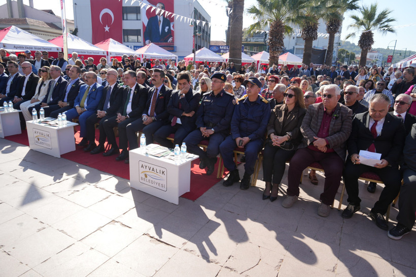 20. Ayvalık Uluslararası Zeytin Hasat ve Turizm Festivali Başladı