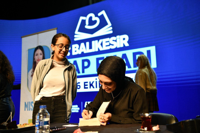 Balıkesir Kitap Fuarı’nda İmza Günleri Başladı mı? Kimler Var? Fiş ile Kahve Ücretsiz mi? - 4. resim