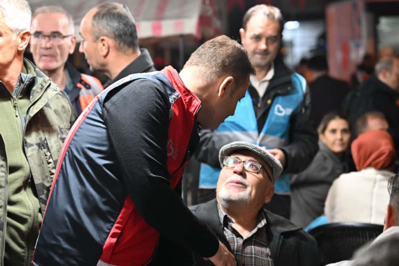 Büyükşehir Belediyesi 107 araç, 242 personelle deprem bölgesinde - 1. resim