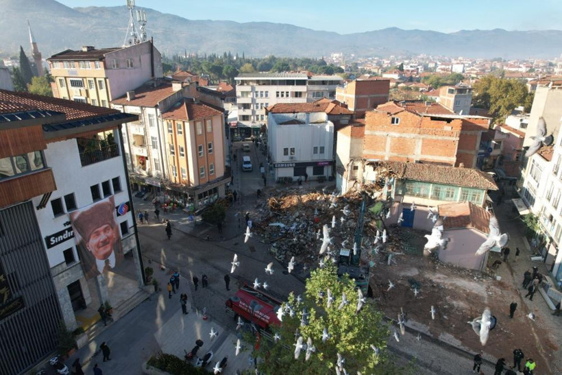 Sındırgı'da Sis ve Yıkım Bir Arada - 1. resim