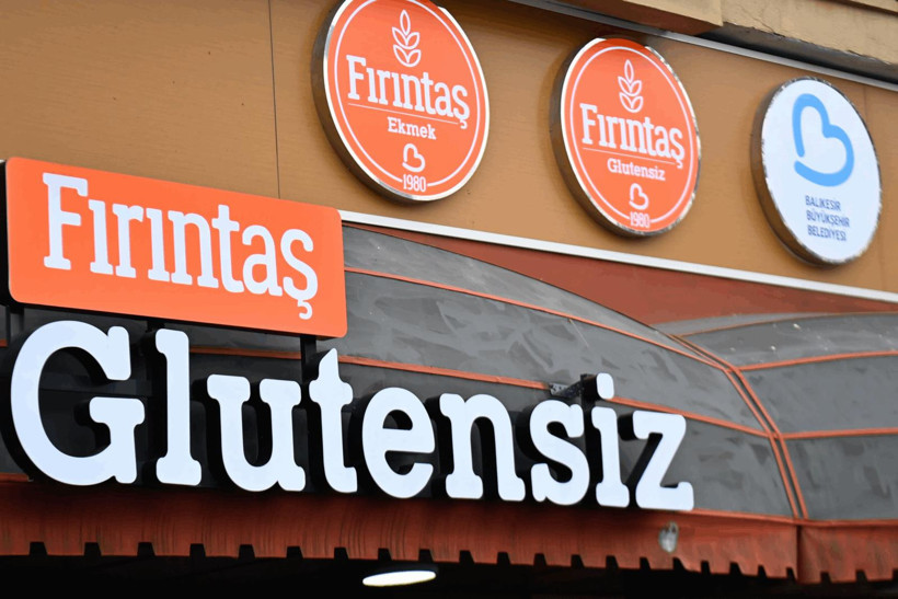 “Hizmet Var, Gluten Yok!” Fırntaş Balıkesir’de Glutensiz Kafe Marketini Açtı