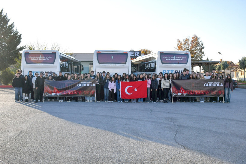 --- Balıkesirli gençler Ata’nın huzurunda