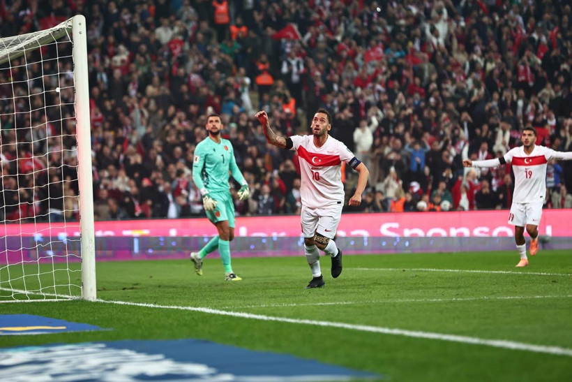 A Milli Futbol Takımı'mız, Bulgaristan maçının ilk yarısını 1-0'lık üstünlükle sonlandırdı.