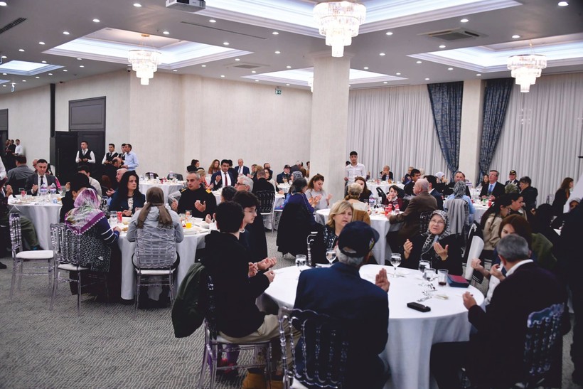 Balıkesir Valisi ve Ailesi iftar yemeğinde
