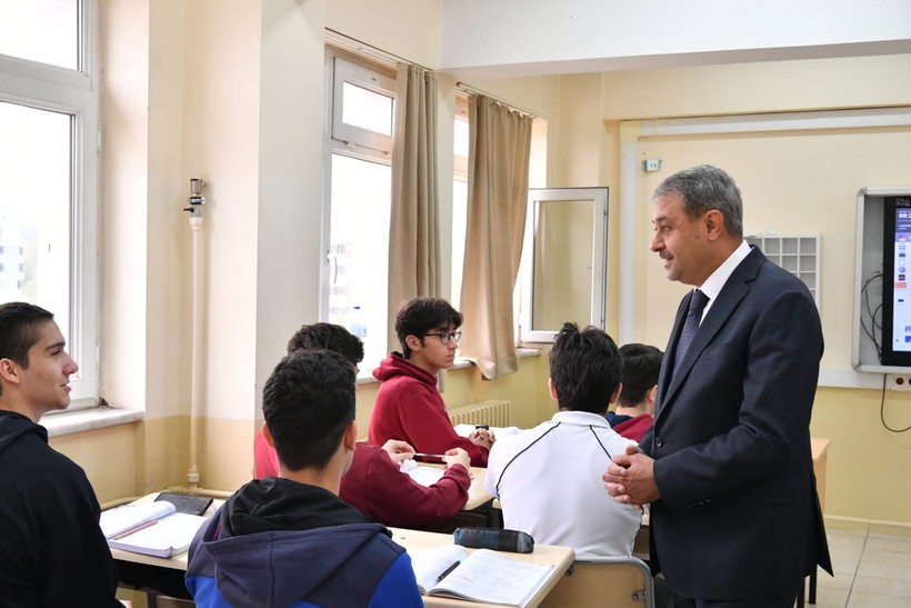 Vali Şıldak'tan Okul Ziyareti