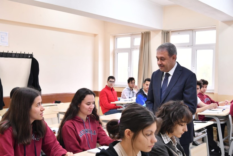 Vali Şıldak'tan Okul Ziyareti