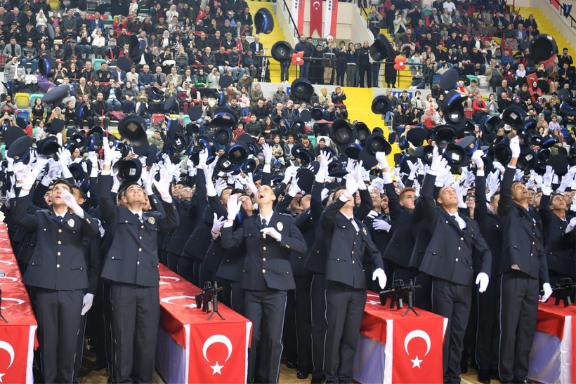 poli,s balıkesirBalıkesir'de 29. dönem Öğrencileri polisliğe adım attı