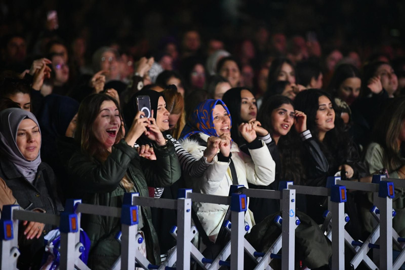 Volkan Konak, Balıkesir’de konserlerle anıldı - Resim: 2