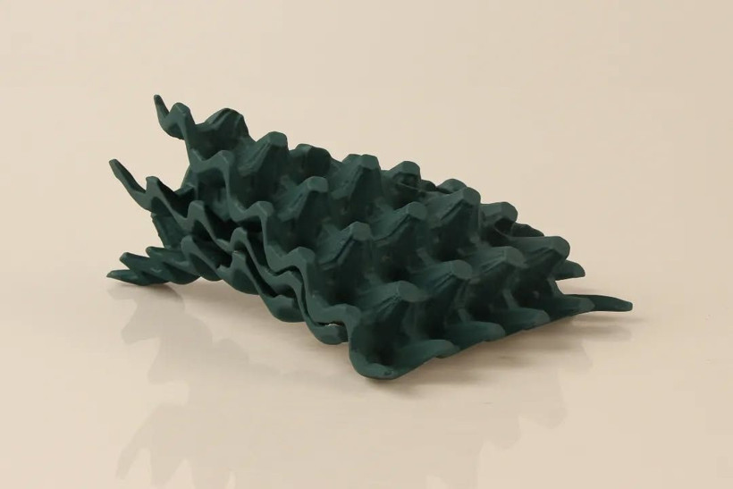 Kromatik Diyaloglar: Ayşe Canbolat’tan viyol ve kadın temalı seramik yolculuğu - Resim: 6