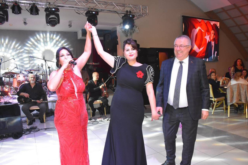 Edremit Kadın Dayanışma Derneği’nden Cumhuriyet Balosu - 6. resim