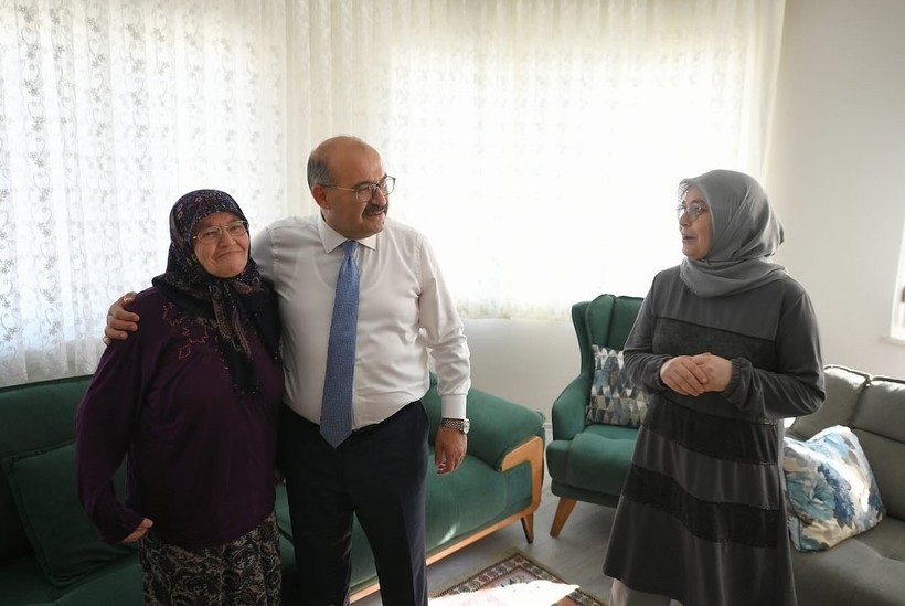  Vali Ustaoğlu: "Şehit Aileleri Milletimizin Emanetidir" 