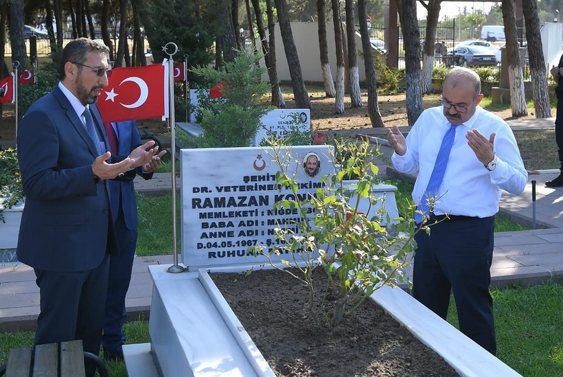  Vali Ustaoğlu: "Şehit Aileleri Milletimizin Emanetidir" 