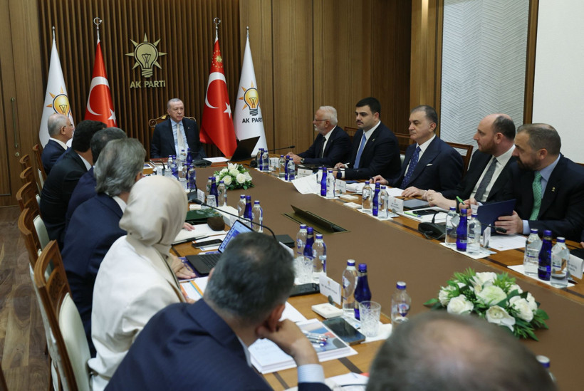 AK Parti Merkez Yürütme Kurulu (MYK), Cumhurbaşkanı ve AK Parti Genel Başkanı Recep Tayyip Erdoğan’ın başkanlığında parti genel merkezinde toplandı.