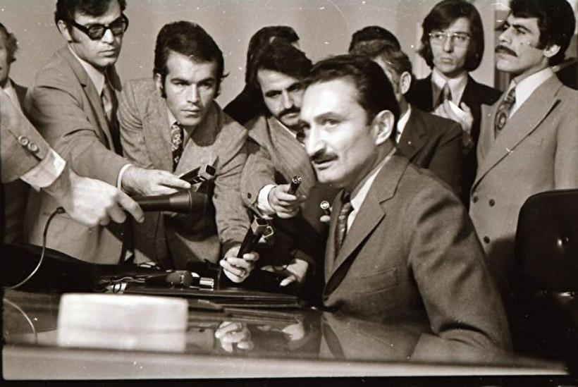 BÜLENT ECEVİT KİMDİR