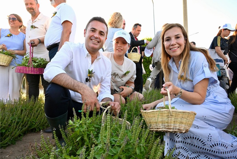uLUSLARARASI 6.bALIKESİR aROMATERAPİ fESTİVALİ COŞKUYLA BAŞLADI
