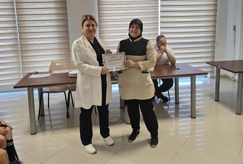 Havran'da Sağlık Emekçilerine Anlamlı Ödül
