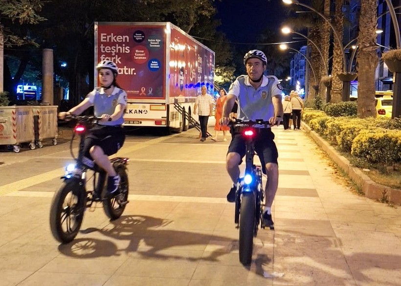 Erdek Sahillerinde Martı Timleri Görev Başında