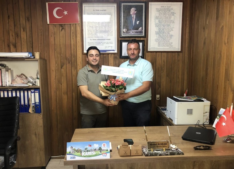 İYİ Parti Karesi İlçe Yönetimi, Yeni Muhtara Başarılar Diledi 