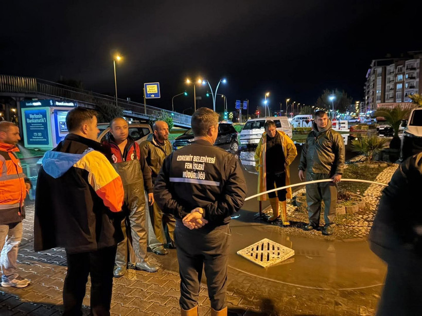 Edremit'te Kabus Gibi Gece: Yağmur ve deprem korkusu bir arada - Resim: 5