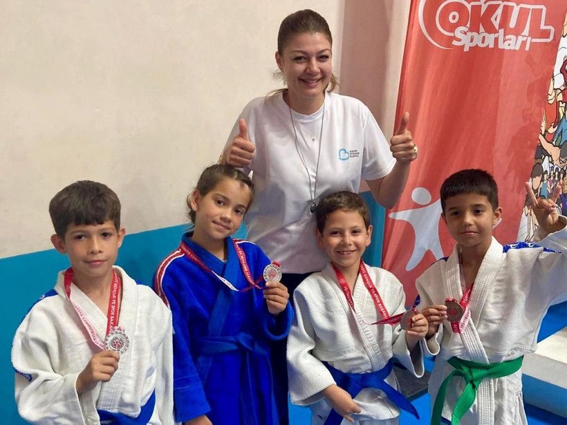 Büyükşehir’in Sporcuları Madalyaları Topladı