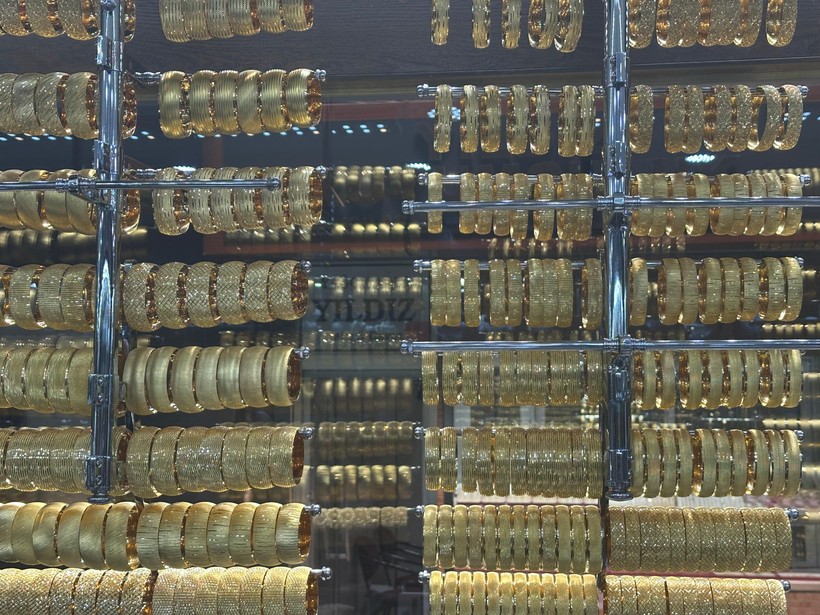 Altın Piyasasında Dalgalı Seyir Sürüyor