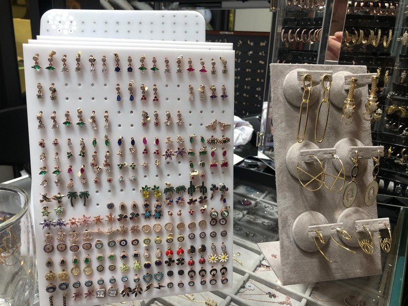  Balıkesir’de Gümüşe İlgi Arttı, İnci Takılar Gözde!