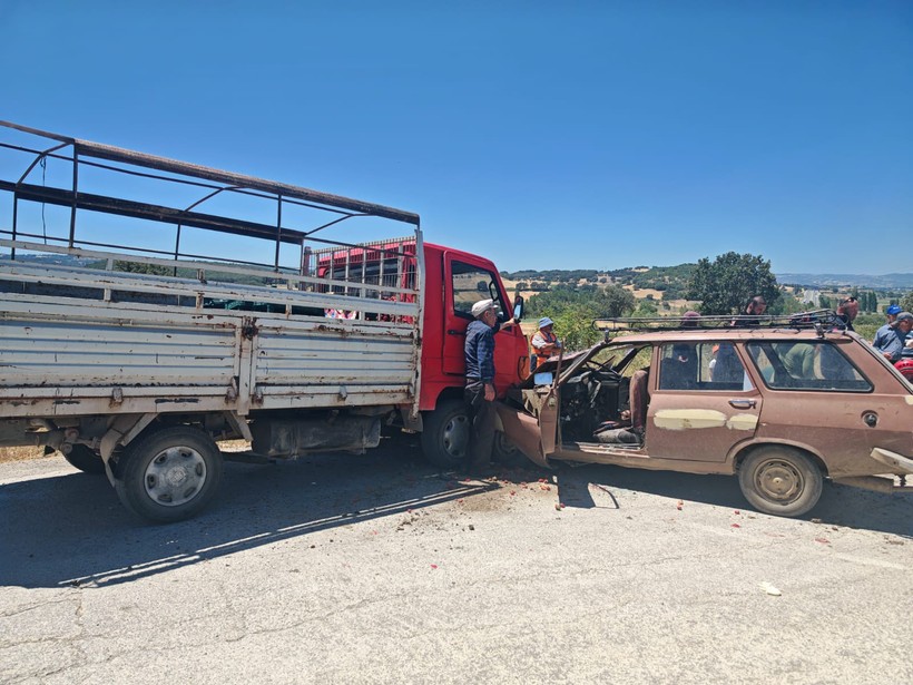 İvrindi’de Korkunç Kaza 8 Yaralı