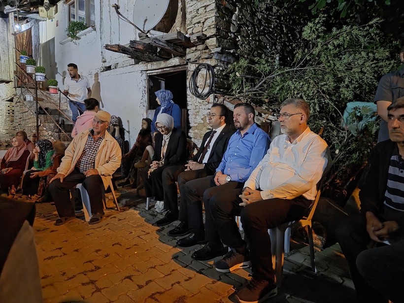  AK Parti’den Şehit Ailesine Ziyaret 