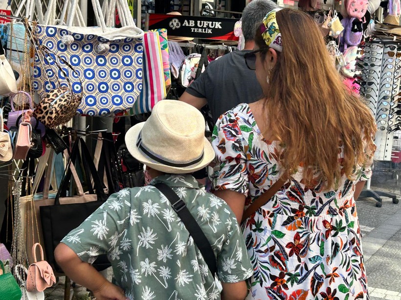 Balıkesir’de Kavurucu Sıcaklar Başladı, Şapkalı İnsan Sayısı Arttı