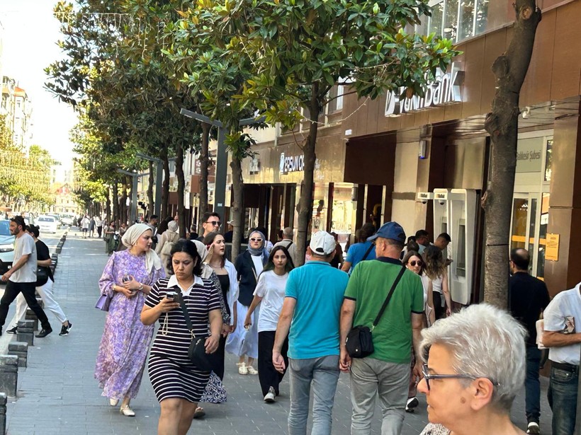 Balıkesir’de Kavurucu Sıcaklar Başladı, Şapkalı İnsan Sayısı Arttı