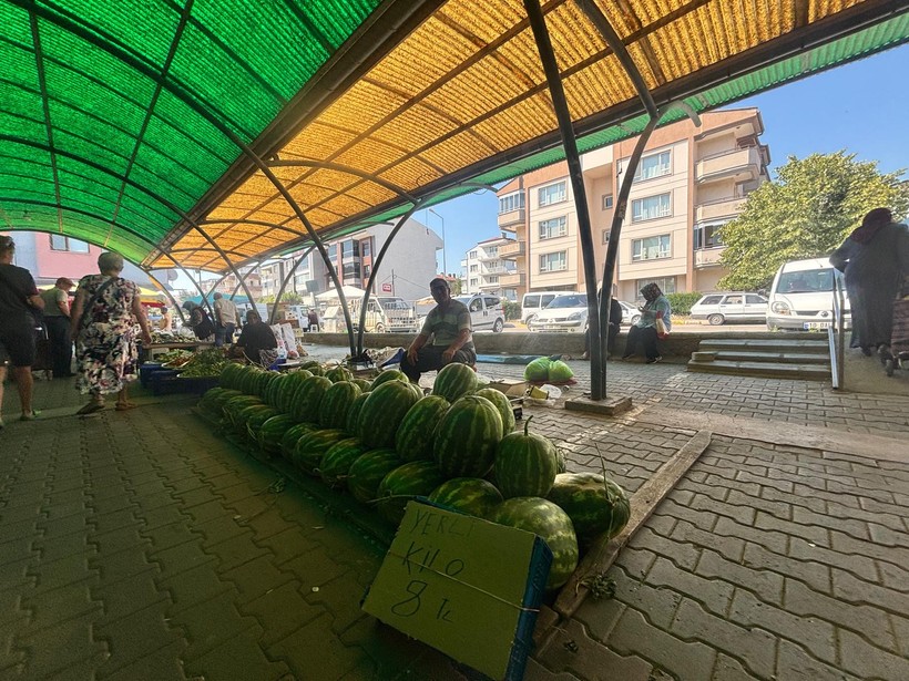 Marketlerin Pazarcının Karpuzuna İlginç Oyunu!