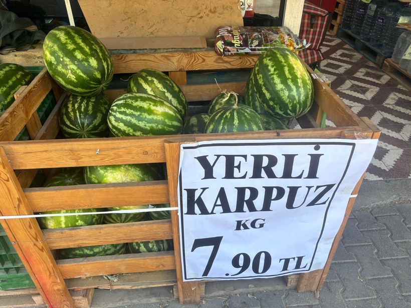 Marketlerin Pazarcının Karpuzuna İlginç Oyunu!
