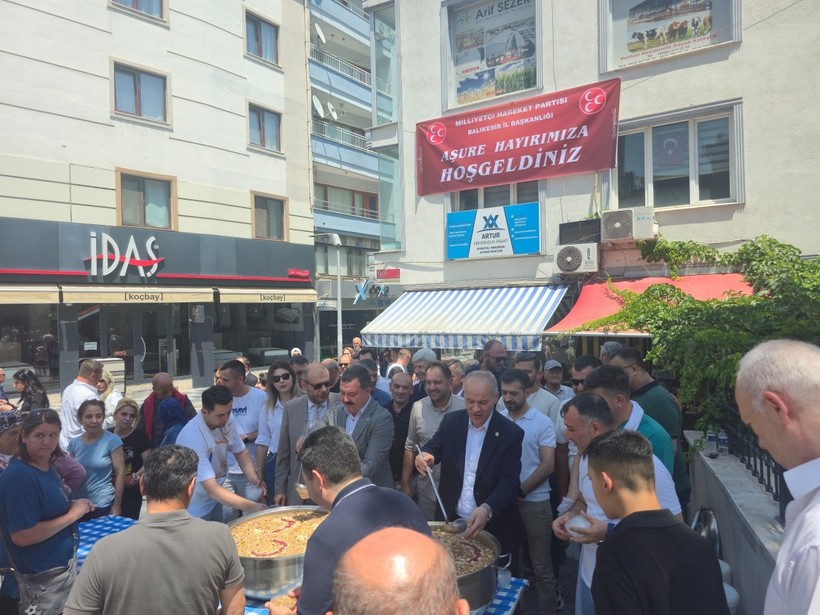 Milletvekili Ekrem Gökay Yüksel Aşure Hayrında Vatandaşlarla Buluştu