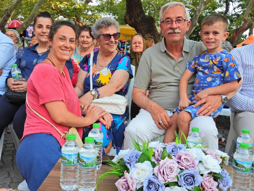  Erdek’te Deyişler ve Türküler Eşliğinde Aşure Etkinliği Düzenlendi