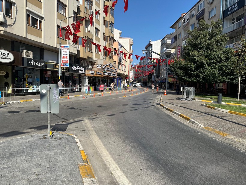 Balıkesir Millî İrade Meydanı’nda Akşam İçin Hazırlıklar Sürüyor